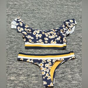 Ladies Small Two Piece Bikini Bathing Suit Daisy Print